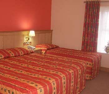 Mahon'S Hotel Irvinestown エクステリア 写真